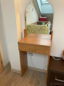 Kosmetický stoleček vč. stoličky - 5