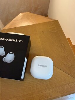 sluchátka Samsung Galaxy Buds2 Pro - Bílá (White) - 5
