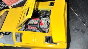 Lamborghini Countach 5000 1:24 Bburago - 5