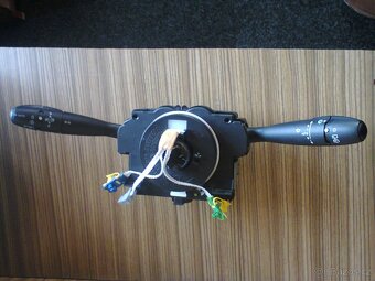 Prodám na Peugeot 206 - 5