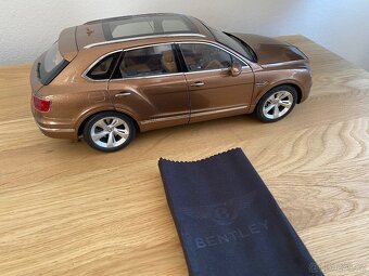 PRODÁNO Bentley Bentayga Kyosho 1:18 - 5