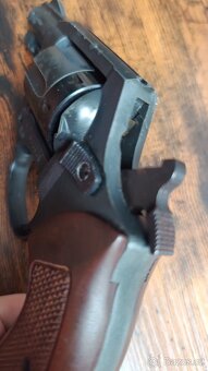 Flobert revolver KORA Brno 2.5" cal. 6mm - černý, dřevo - 5