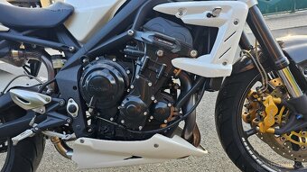 Triumph Street triple 675 R - 5
