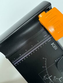 Kotoučová řezačka "Neutron A4+", A4, 10 listů, FELLOWES - 5