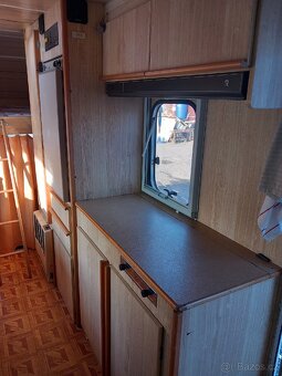 Obytný Ford transit - 5