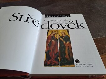 Dějiny odívání ,Středověk , Kybalová - 5