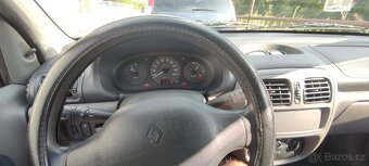 Renault Thalia 2001. Objem motoru 1.4. Benzín - 5