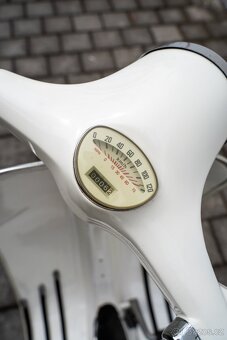 Vespa Super Scooter - 5