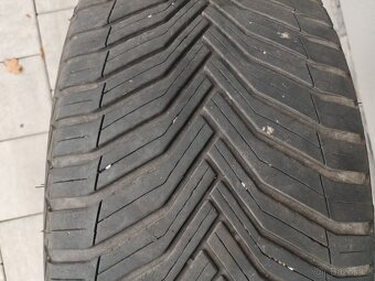 235/45/17 celoroční pneumatiky Michelin crossclimate 2 - 5