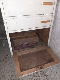 Prodám starou kuchyňskou skříňku - 5