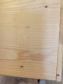 Dřevěný box na kolečkách - 5