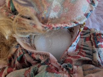 Porcelánová panenka 25 cm - 5