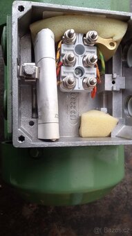 Elektromotor 250W s převodovkou 78 ot. - 5