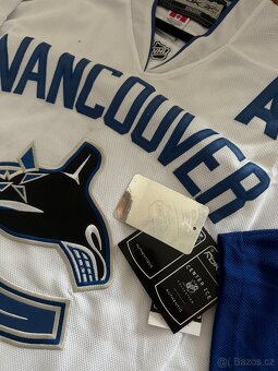 Daniel Sedin 22 “A” Vancouver Canucks - 5