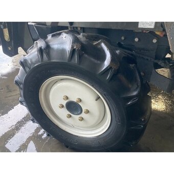 Malotraktor Iseki s čelním nakladačem - 5