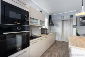 Vícegenerační rodinný bungalov 4kk + 2kk Pečky - 5