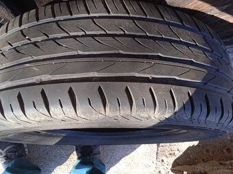 Prodám letní pneu 215/ 60 R 16 - 5