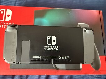 Nintendo Switch + Super Mario Odyssey - 5