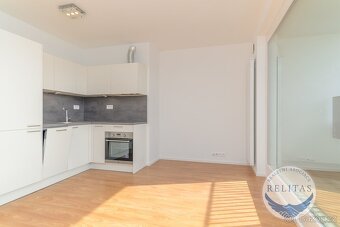 Pronájem bytu 2+kk/B + GS, 53,2 m², u stanice metra Opatov - 5
