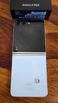Samsung Galaxy Z Flip5 8GB/512GB béžová - 5