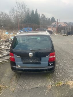 VW Touran 2.0 TDi - 5
