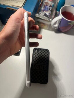 iPhone SE 2020 - 5