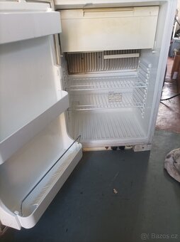Lednice Dometic RG 200 na plyn - 5
