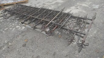 Starý železný plot, plotové dílce, 12bm - 5