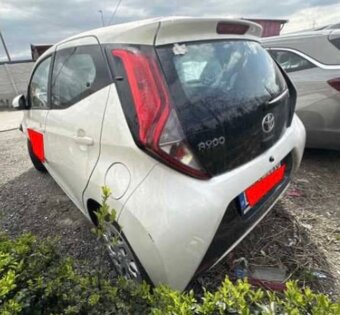 Predám havarovanú Toyota Aygo 999cm 53 kW tok 7/2020. - 5