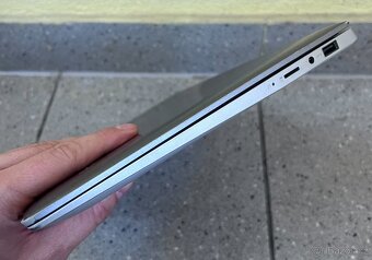 Lenovo Ideapad / Celeron N4100 4-jadro / 4GB RAM / 64GB SSD - 5