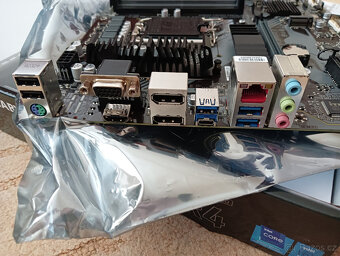 MB Gigabyte B760M DS3H + CPU sock. 1700 - 5