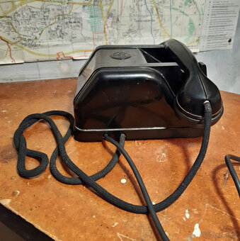 Starožitný bakelitový telefon TESLA z roku 1949 - 5