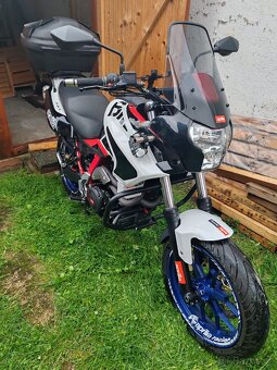 Aprilia Pegaso Strada 650 - 5