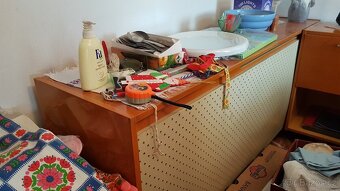 Peřináč a noční stolek do ložnice a kuchyňský stůl - 5