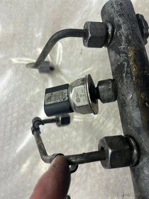 KOMPLETNÍ VSTŘIKOVACÍ LIŠTA 3.0 TDI 165/171KW 059130089AB - 5