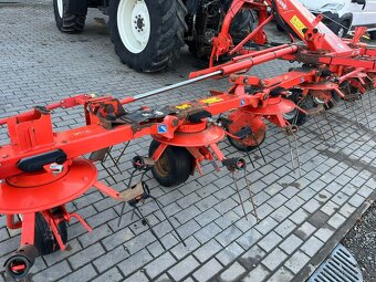 Obraceč sena, píce KÜHN GF 7702 - 5