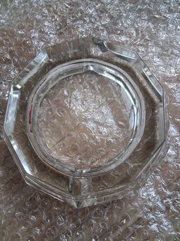 Hranatý skleněný popelník - 5