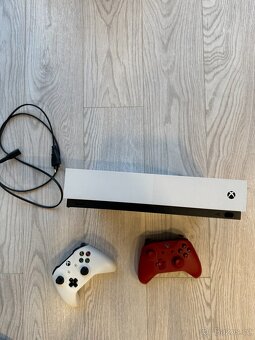 Xbox One S 1TB All digital + 2 ovladače - 5