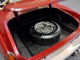 Ferrari 250GT California 1/18 - 5