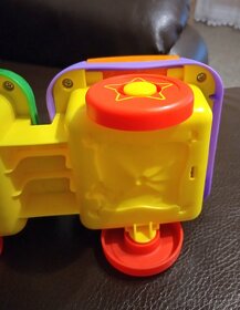 Dětský vláček Fisher Price se zvířátky a zvuky - 5