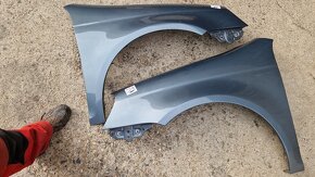 vw golf V krátký i var dveře, kapota LC9 černá, LA7W stř. - 5