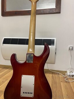 Yamaha Pacifica 312, SKB plastový kufr - 5