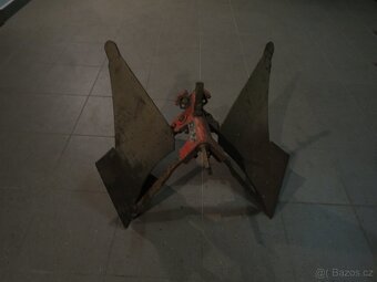 Oboustranný pluh APH-352 - 5