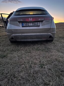 Honda civik 2.2 103kw - 5