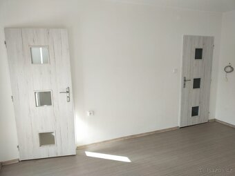 Pronájem bytu 1+1, 32m2, Hradec Králové - 5