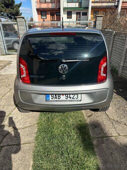 Volkswagen Up 1.0 CNG + Benzín - 5