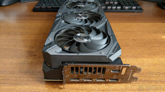Asus ROG STRIX GeForce RTX 3090 24 GB - 5