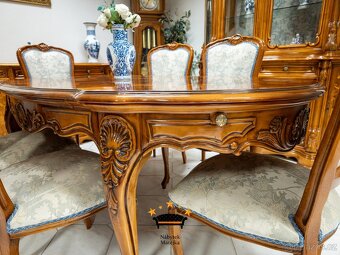 Luxusní barokní jídelní set – stůl + 6 židlí + velká vitrína - 5