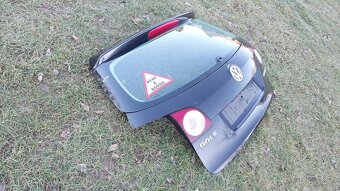 VW GOLF Plus – DVEŘE KUFR ČERNÁ LC9Z - 5