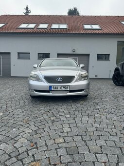 LEXUS LS600H - 5